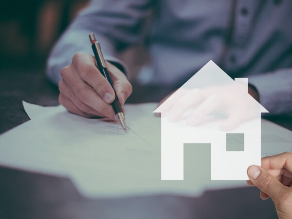 Der Immobilienkauf ist nur rechtsgültig, wenn er beim Notar beurkundet wurde.