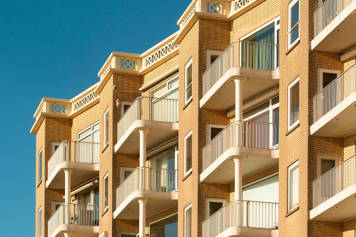 Schönes Mehrfamilienhaus mit sonnenverwöhnten Balkonen
