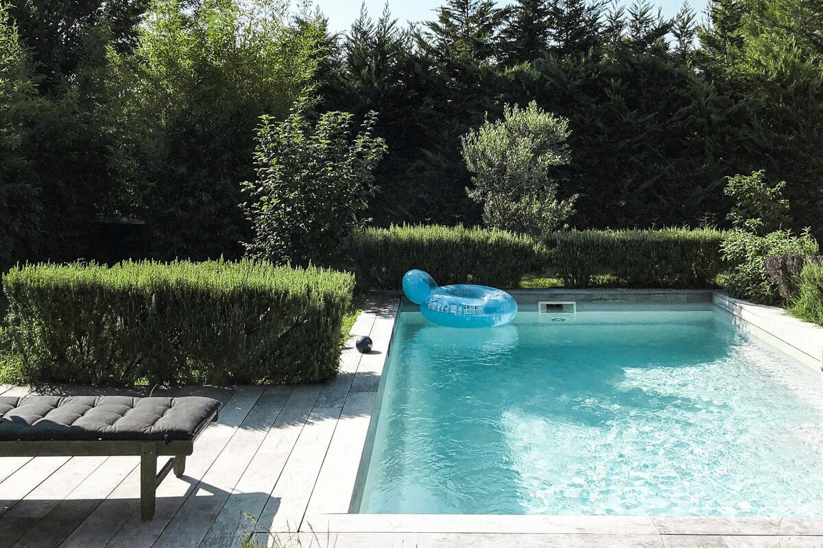 Pool im Garten