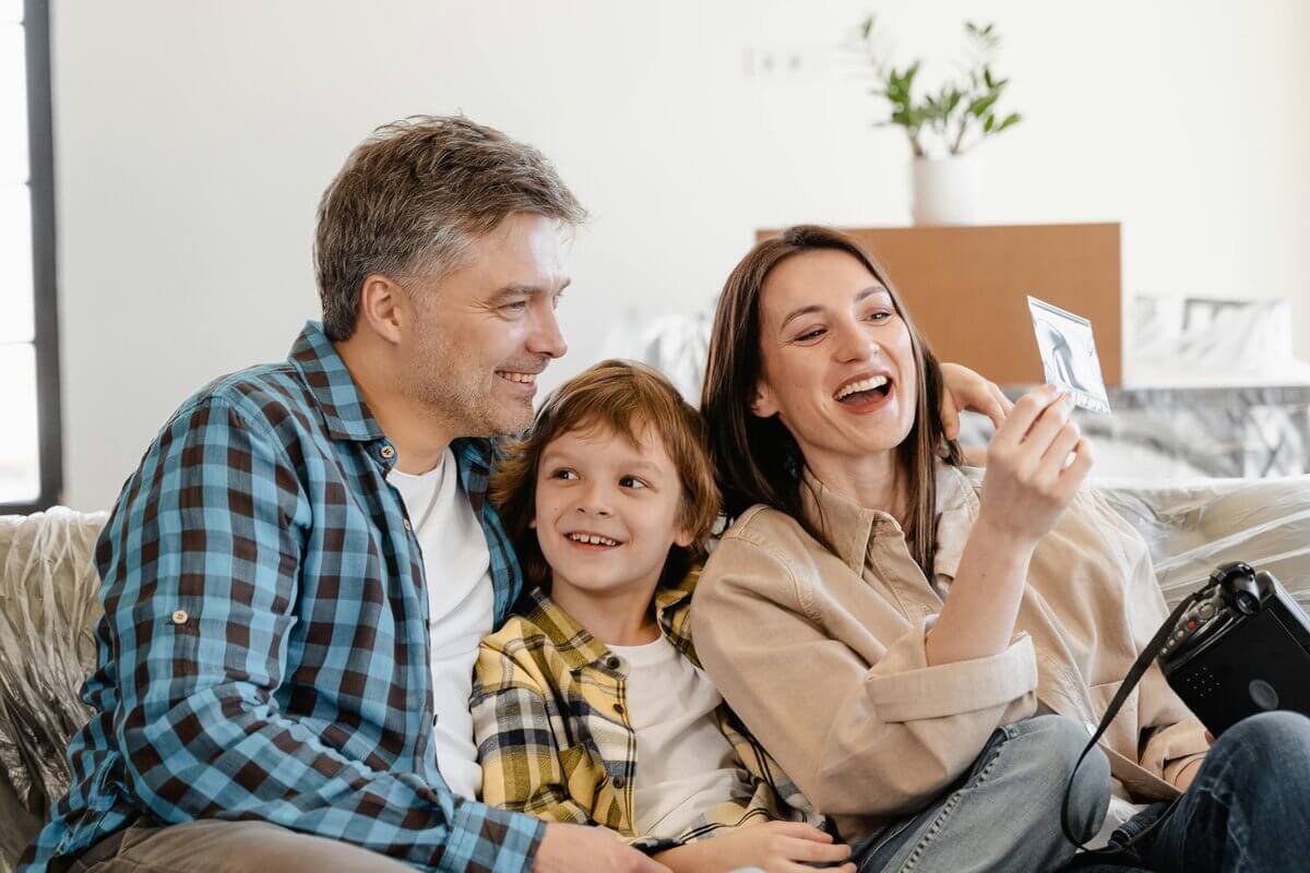 Lieber länger wohnhaft sein – das wirkt sich auch positiv auf den Schufa-Eintrag aus. © MART PRODUCTION / pexels