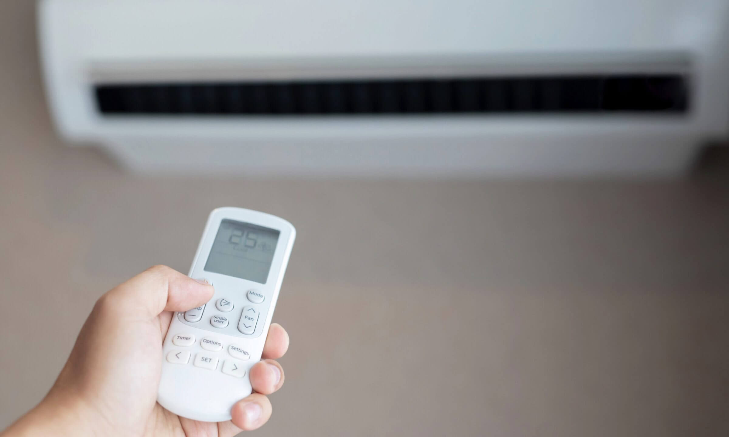 Klimaanlage zum Heizen und Kühlen im Dachgeschoss