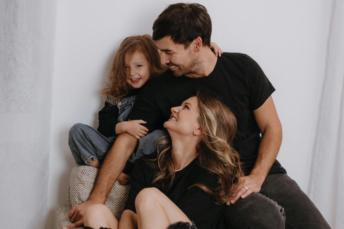 Mutter, Vater und Kind.jpg